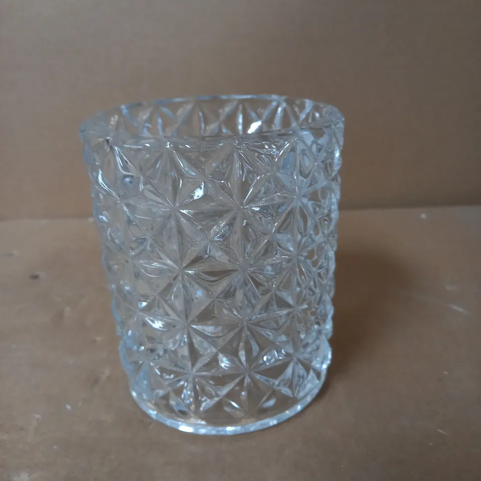 VICTORIA SPARE GLASS LIGHT SHADE 