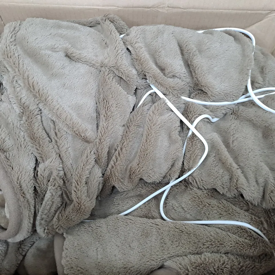 COZEE HOME VELVETSOFT HEATED THROW IN DARK TAUPE