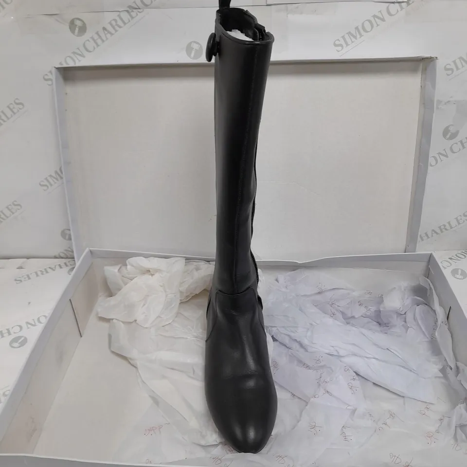 BOXED BDL KNEE HIGH BOOTS BLACK SIZE 5