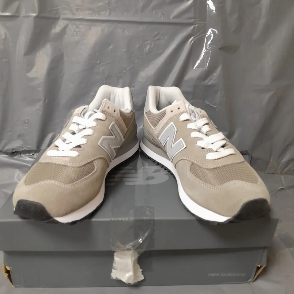 NEW BALANCE WOMENS TRAINERS GREY SIZE 5