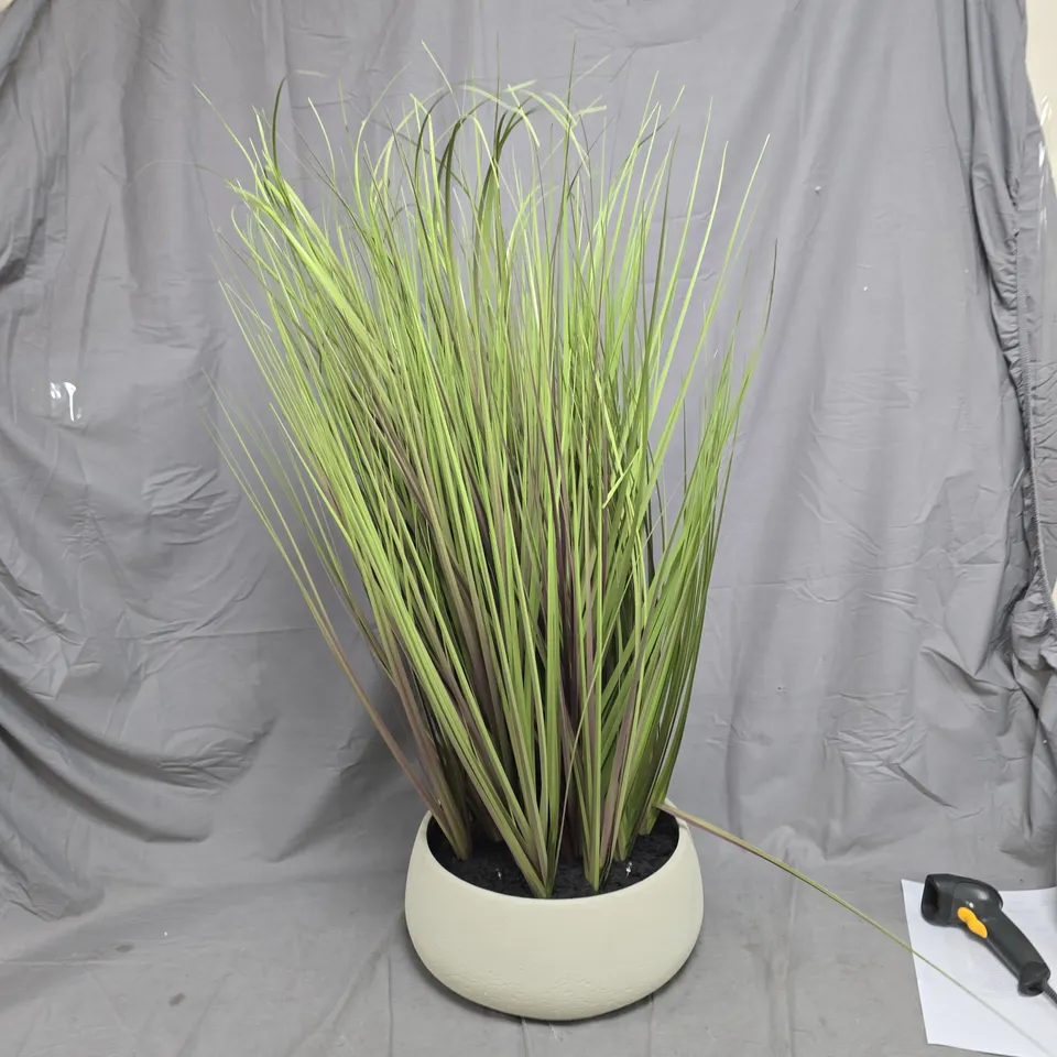 FAKE PLANT WITH LIGHTS IN BASE