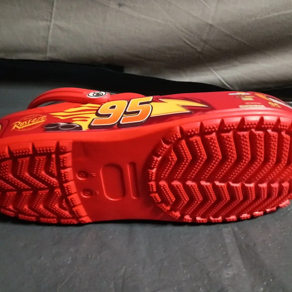 PAIR OFCROC RED LIGHTNING MCQUEEN CLOGS – SIZE M8 / W10