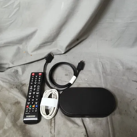APPROXIMATELY 15 ASSORTED ELECTRICAL PRODUCTS TO INCLUDE REMOTE CONTROL, BT HUBS AND A HDMI CABLE