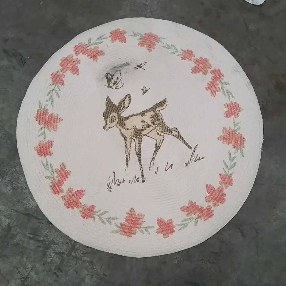 QUALITY DESIGNER AREA RUG - APPROXIMATELY 80X80CM