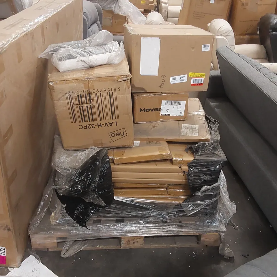 PALLET CONTAINING A LARGE QUANTITY OF BOXED BOOT STANDS AND OTHER ASSORTED ITEMS