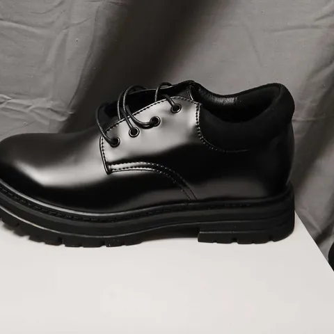 CONZURI  BLACK LEATHER LACE-UP ANKLE BOOTS – UK 9.5 (US 10, EUR 44)