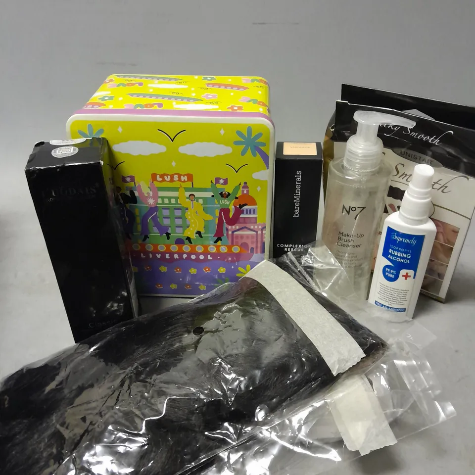 APPROXIMATELY 10 ASSORTED COSMETICS ITEMS TO INCLUDE WIGS/EXTENSIONS, RUBBING ALCOHOL, N07 MAKE-UP BRUSH CLEANSER (200ml), ETC