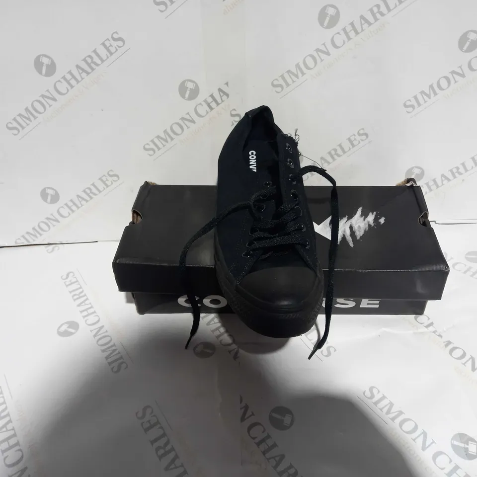 BOXED PAIR OF CONVERSE BLACK MONOCHROME UK 9