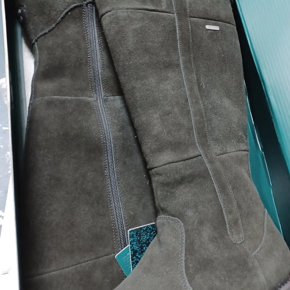 BOXED EMU AUSTRALIA "MOONTA" WATERPROOF KNEE LEATHER BOOTS, BLACK - SIZE 9 