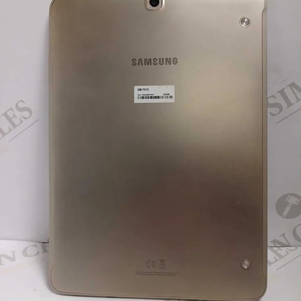 SAMSUNG GALAXY TAB 2 - SM-T813