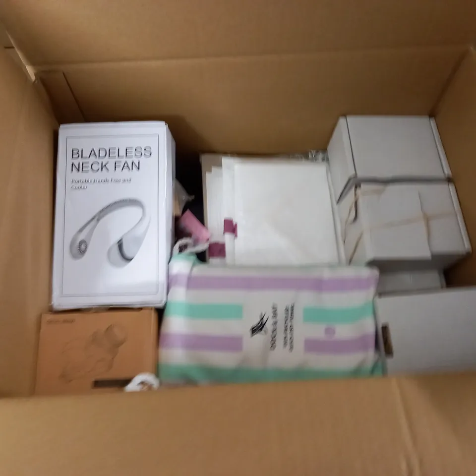 LOT OF ASSORTED HOUSEHOLD ITEMS TO INCLUDE EXTENSION LEAD, HANGING SHOE SHELVES AND NOTEBOOK