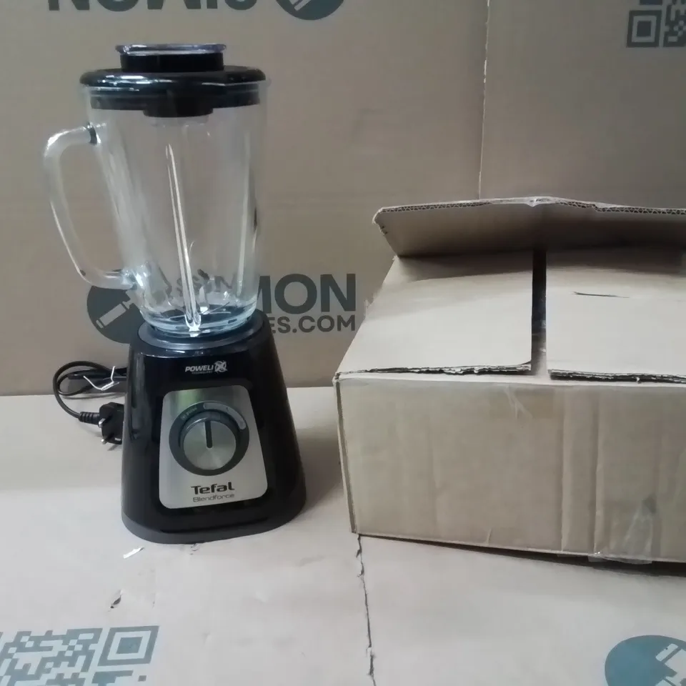 Boxed Tefal Blendforce II 2L Glass Jug Blender