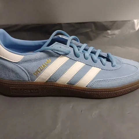 PAIR OF ADIDAS HANDBALL SPEZIAL TRAINERS IN LIGHT BLUE - UK 7