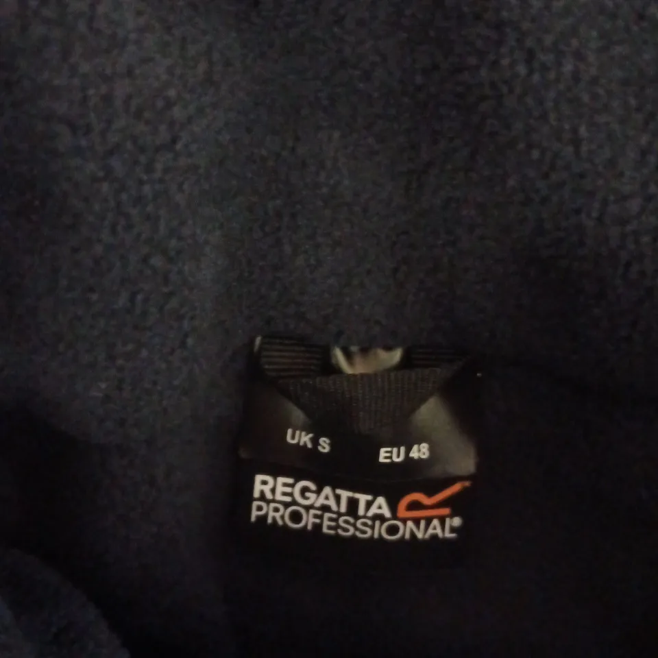 REGATTA PROFESSIONAL MEN'S JACKET – UK S (EU 48)
