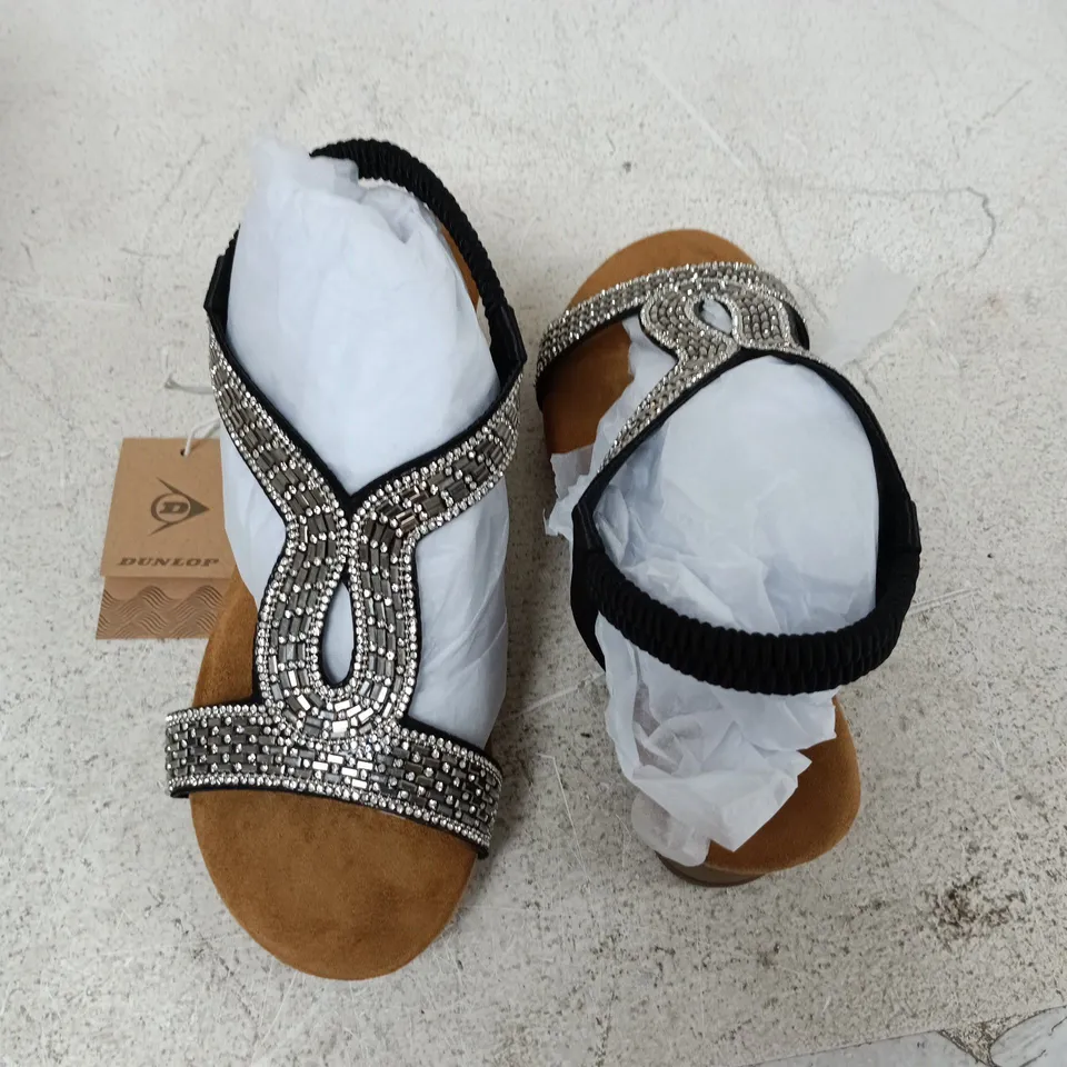 BOXED PAIR OF LDUNLOP VERONA SANDALS IN BLACK - EU 39