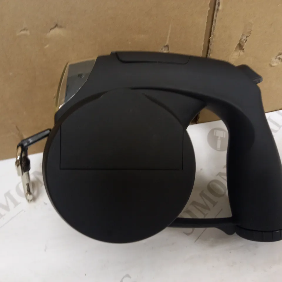 MULTI FUNCTION 4M RETRACTABLE DOG LEAD WITH BUILT IN LED TORCH
