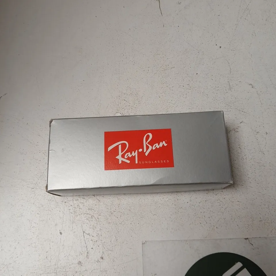 RAY-BAN ROUND METAL SUNGLASSES – GOLD FRAME, GREEN LENSES (RB3447)