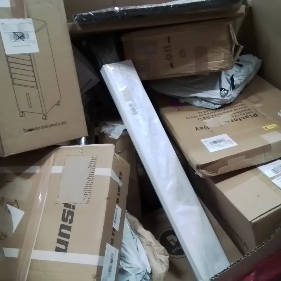 PALLET CONTAINING VARIOUS ASSORTED BOXED HOUSEHOLD ITEMS TO INCLUDE: AIR COOLER, LARGE SHOWER HEAD SYSTEM, OUTDOOR WAGON, CIELING FAN AND LOTS MORE UNMARKED BOXED ITEMS 