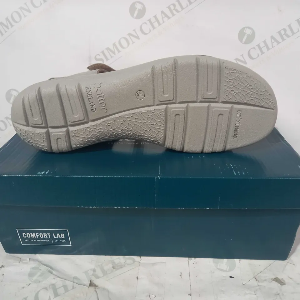 BOXED PAIR OF HOTTER LEAH SKY NUBUCK OPEN TOE SANDALS IN GREY UK SIZE 7.5