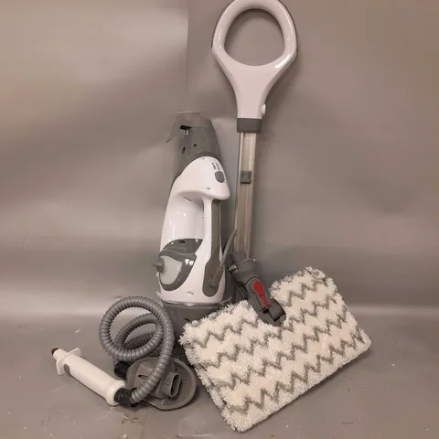 BOXED SHARK FLOOR AND HANDHELD STEAM CLEANER S6005