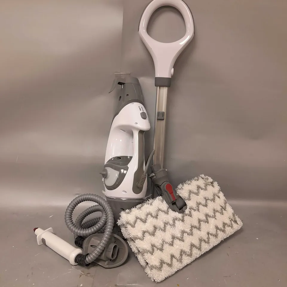 BOXED SHARK FLOOR AND HANDHELD STEAM CLEANER S6005
