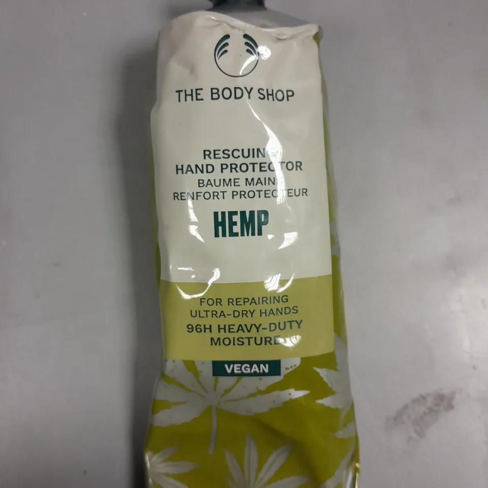 8 X THE BODY SHOP HEMP RESCUING HAND PROTECTOR MOISTURISER 