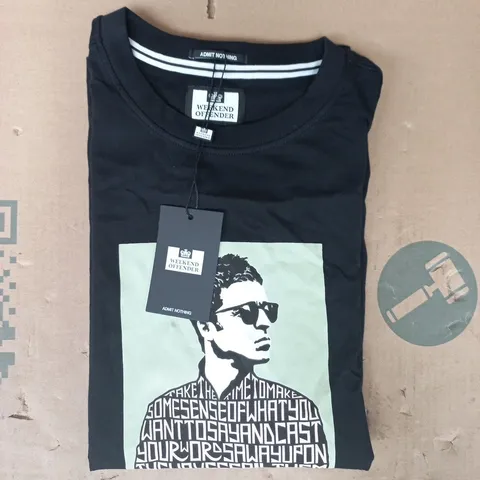 WEEKEND OFFENDER SHORT SLEEVE T-SHIRT IN BLACK SIZE MEDIUM