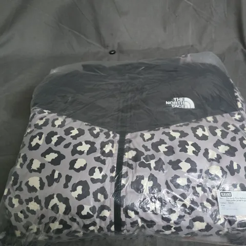 THE NORTH FACE SAIKURU LOGO PUFFER JACKET – GREY/MULTI, SIZE L