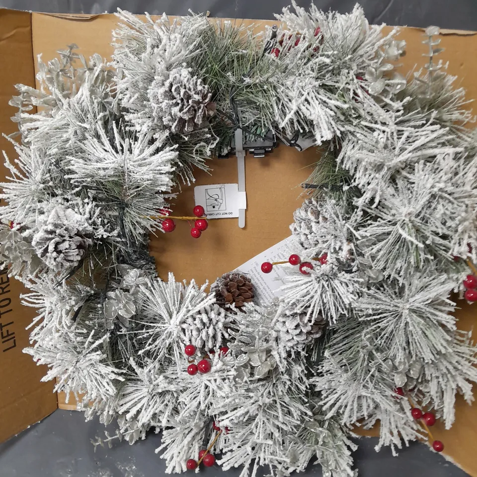 BAVARIAN LIT WREATH