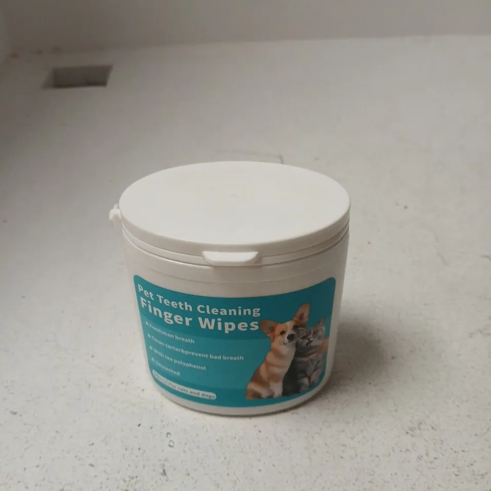 APPROXIMATELY 20 ASSORTED PET ITEMS INCLUDING BUGALUGS CONDITIONER AND PET TEETH FINGER CLEANING WIPES