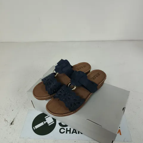 JO & JOE WOMEN'S NAVY BLUE SANDALS WITH CUT-OUT FLORAL DETAILING (EU 37) UK 4.5