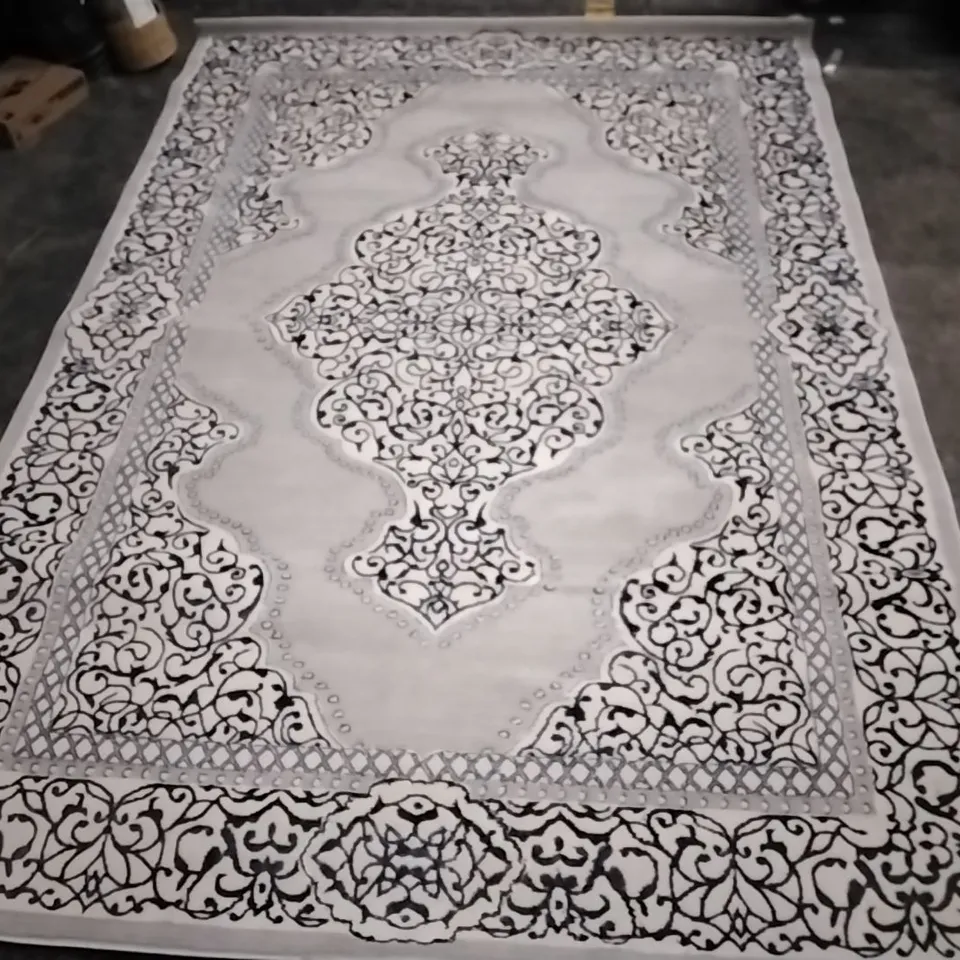 BARTI ABSTRACT NAVY INDOOR/OUTDOOR AREA RUG APPROXIMATELY 200X290CM 