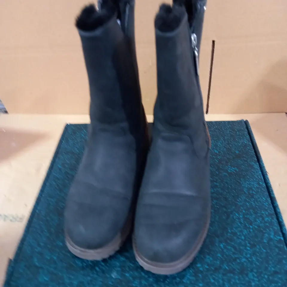 EMU AUSTRALIA LEATHER BOOTS - GRAVELLY MIX - UK 4
