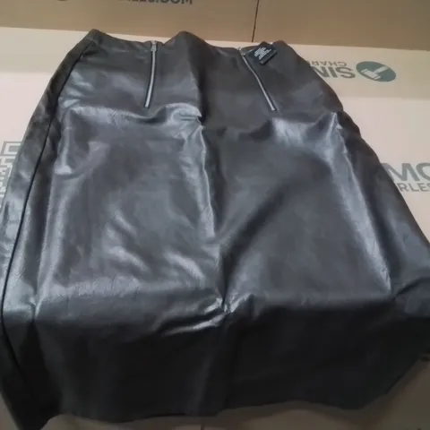 BOXED BRAND NEW APPROXIMATELY 2 JD WILLIAMS BLACK MAXI SKIRT SIZE 16