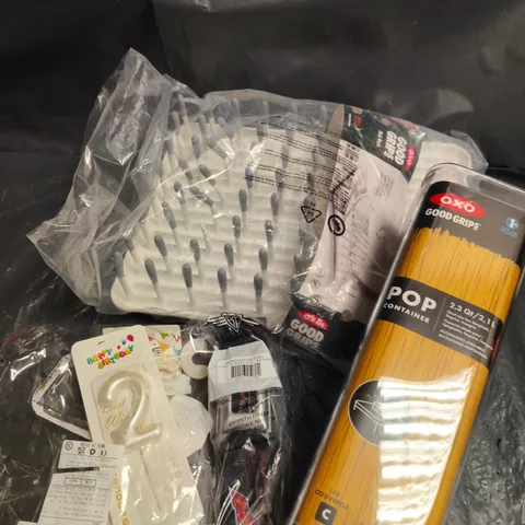 APPROXIMATELY 10 ASSORTED HOUSEHOLD PRODUCTS TO INCLUDE FOOD CONTAINER, DISH RACK, LED LIGHT ETC