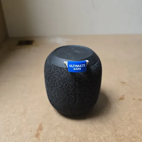 Ultimate Ears portable Bluetooth speaker – black fabric