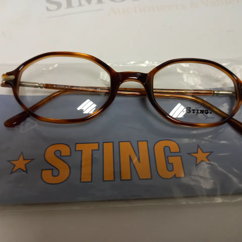 APPROX 11 DERIGO STING GLASSES - BOXED