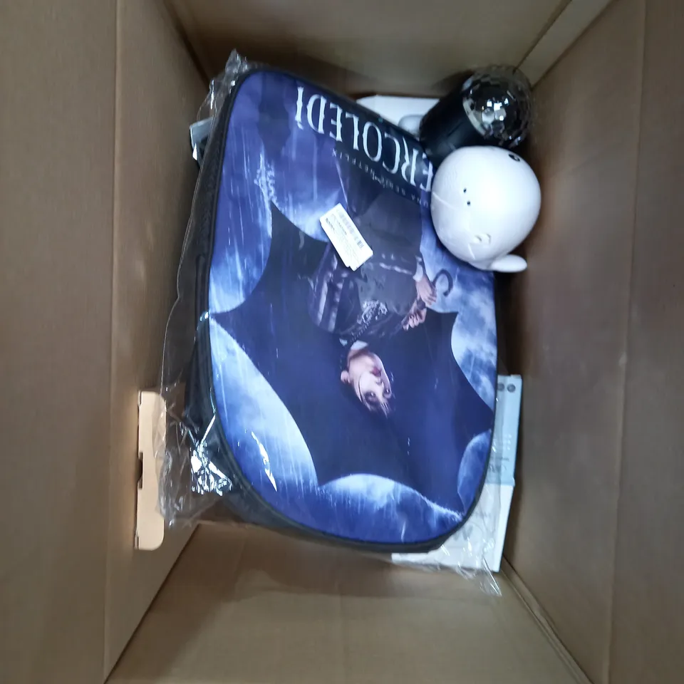 BOX OF APPROXIMATELY 10 ASSORTED HOUSEHOLD PRODUCTS TO INCLUDE LITTER PICKERS, BACK PACK, WIRELESS MOUSE ETC 