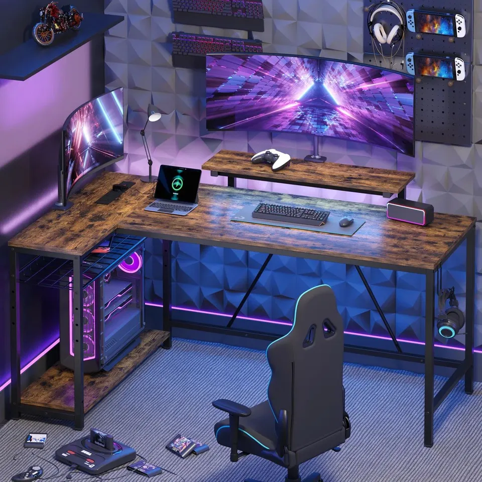 BOXED BAFORD L-SHAPED COMPUTER DESK WITH POWER OUTLET, GAMING DESK WITH MONITOR STAND AND SHELVES - RUSTIC (1 BOX)