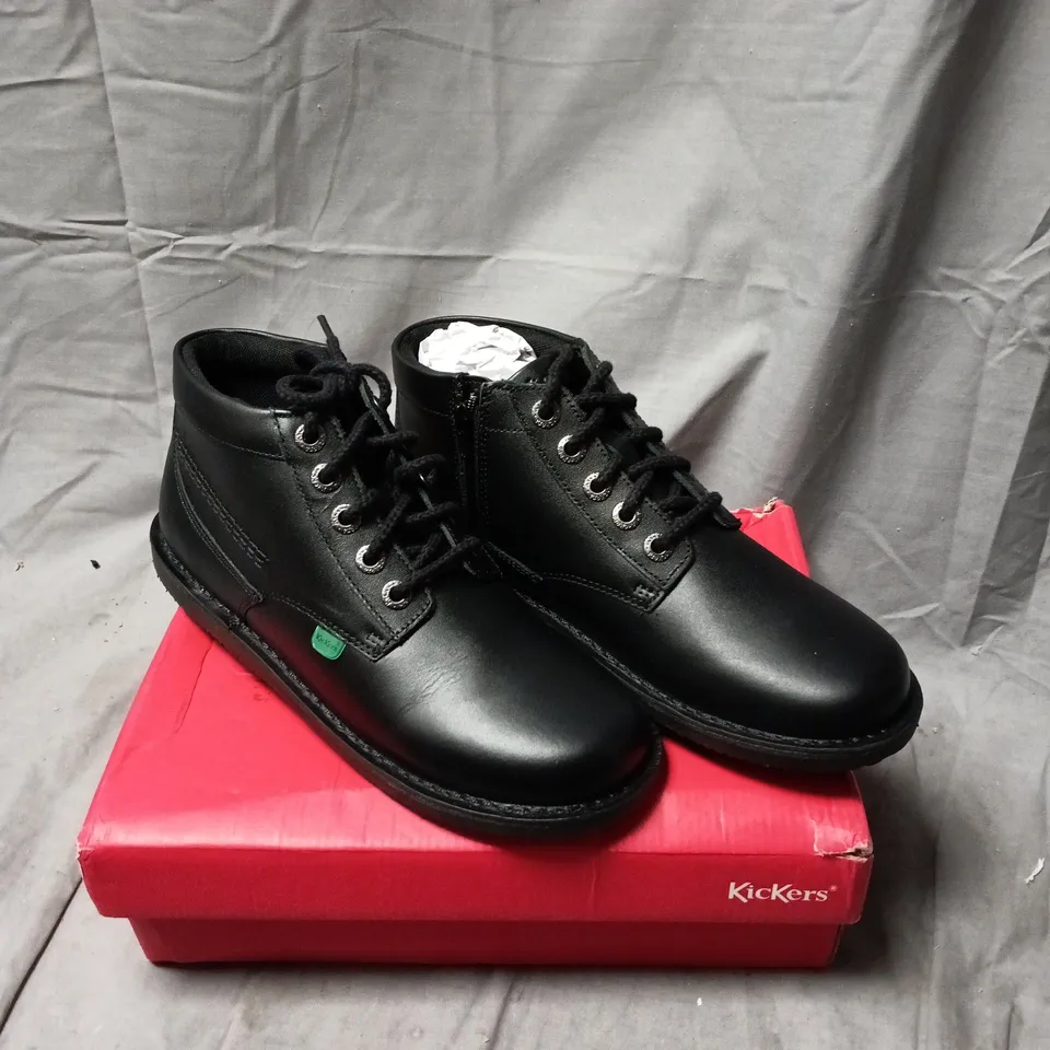 KICKERS BLACK LEATHER BOOTS – MEN'S SIZE 39 BOXED