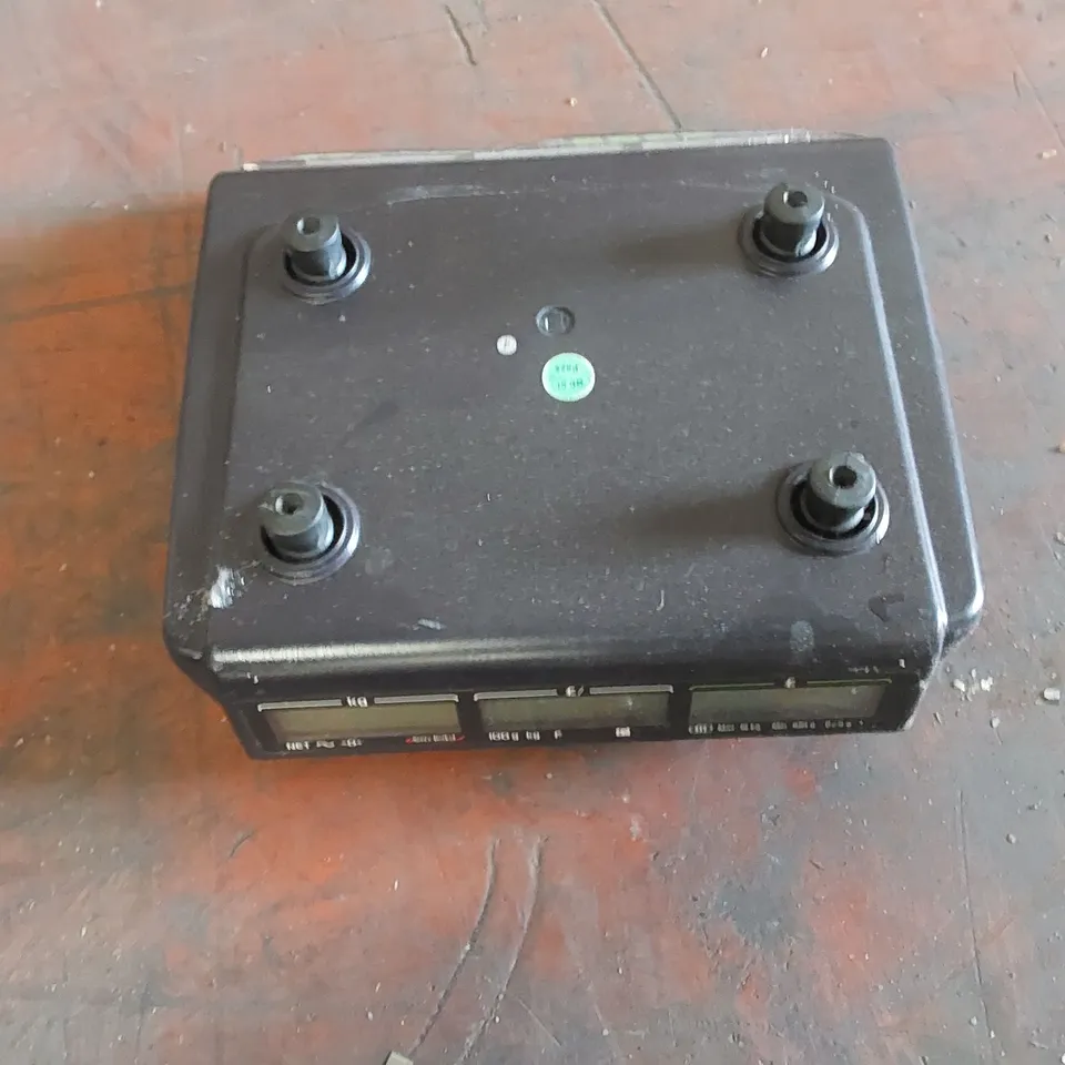 AVERY BERKEL DIGITAL SCALE