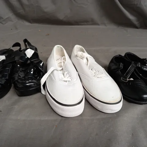 APPROXIMATELY 13 ASSORTED KIDS PAIRS OF SHOES IN VARIOUS COLOURS, STYLES, AND SIZES