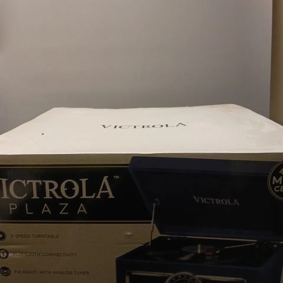 VICTROLA PLAZA TURNTABLE IN BLUE (VTA-810B)