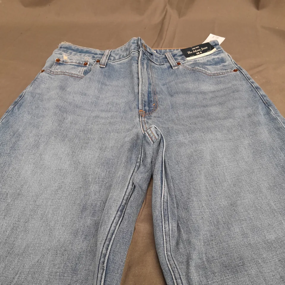 ABERCROMBIE HIGH RISE THE MOM JEAN - SIZE 6