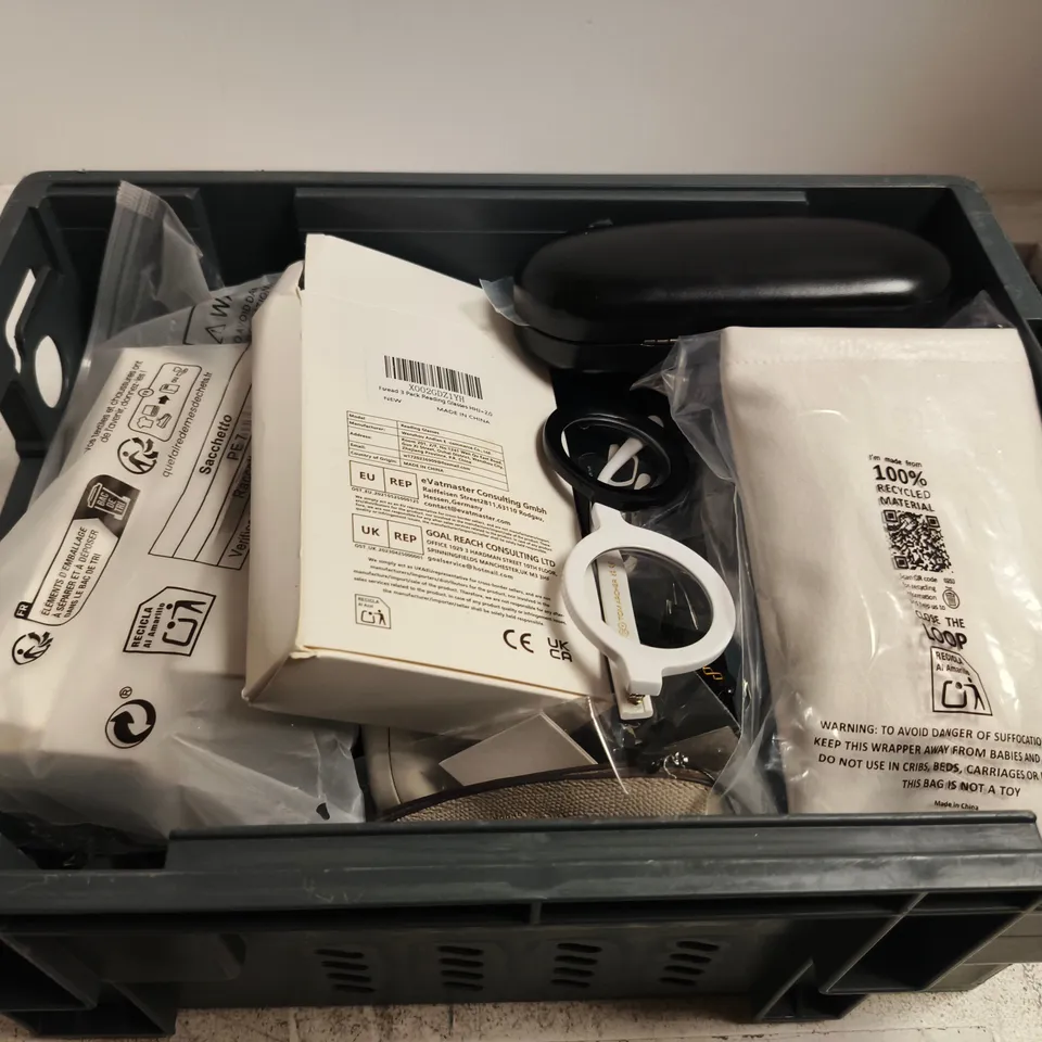 LOT OF APPROXIMATELY 20 ASSORTED PAIRS OF GLASSES AND CASES