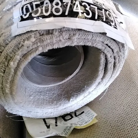 ROLL OF QUALITY TUDOR TWIST 50 FEATHER CREAM CARPET APPROXIMATELY 5.6 X 5M