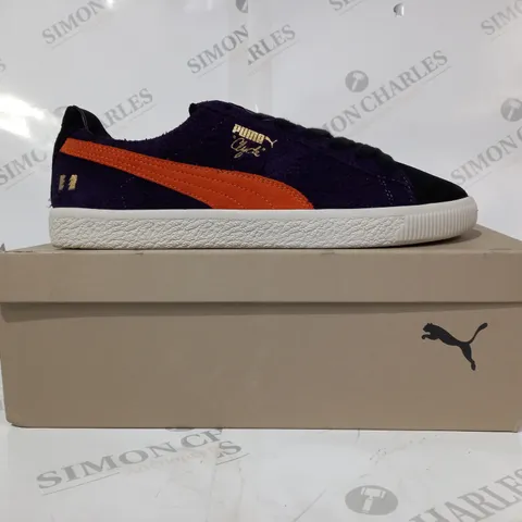 BOXED PAIR OF PUMA CLYDE X THE HUNDREDS SHOES IN MULTICOLOUR UK SIZE 9