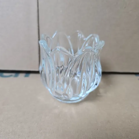 SET OF 6 TULIP SHAPED GLASS CANDLE & TEALIGHT HOLDER - COLLECTION ONLY