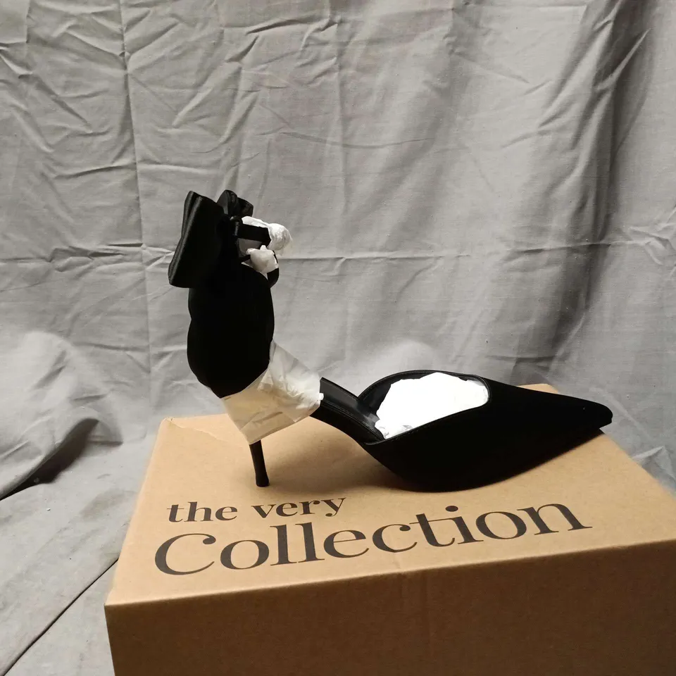 THE VERY COLLECTION - BLACK BOW DETAIL POINTED TOE HEELS - UK WOMEN'S SIZE 5
