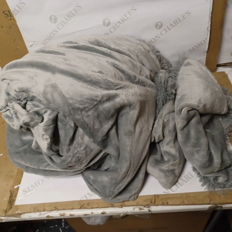 COZEE HOME FLUFFY 3 PIECE DUVET SET - GREY, KING